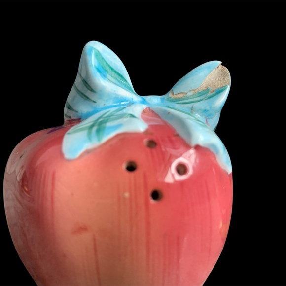 Vintage PY Japan Apple Head Shakers - Picture 2 of 2